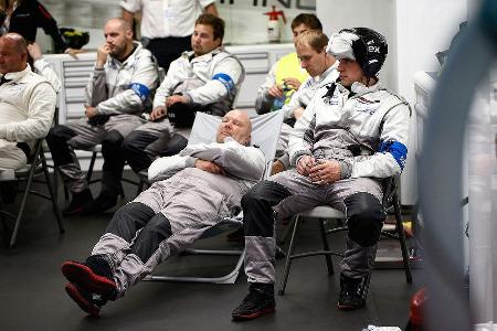 Impressionen - 24h-Rennen - Le Mans 2014 - Motorsport - Porsche - Mechaniker