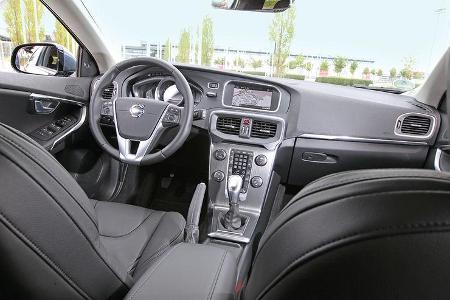 Volvo V40 T4, Cockpit