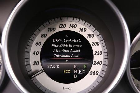 Mercedes E 220 CDI, Tacho, Anzeige