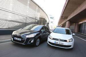 VW Golf 1.2 TSI Comfortline, Peugeot 308 98 VTi Access, Frontansicht