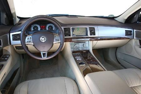 Jaguar XF 3.0 Diesel, Cockpit