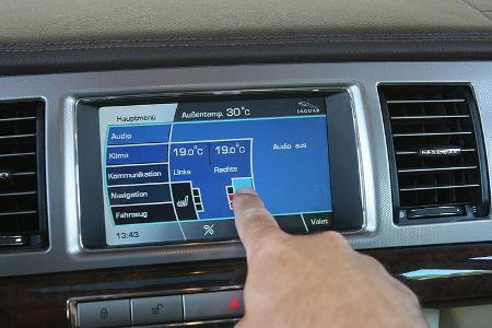 Jaguar XF 3.0 Diesel, Navigationsgerät