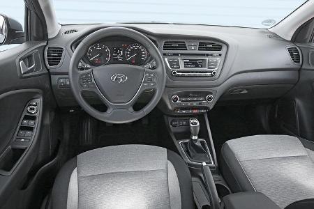 Hyundai i20 1.4, Cockpit