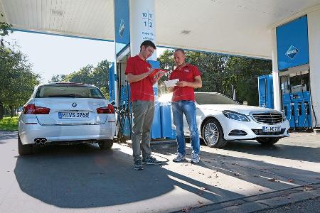 BMW 520d Touring, Mercedes E 220 Bluetec T, Tankstelle