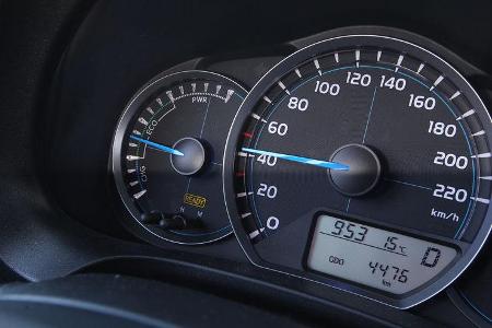 Toyota Yaris 1.5 VVT-i Hybrid Life, Rundinstrumente