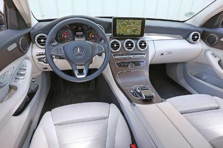 Mercedes C 220 Bluetec, Cockpit
