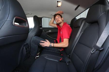 Mercedes CLA 220 CDI, Fondsitz, Beinfreiheit