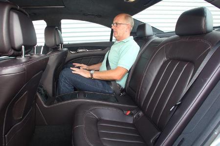 Mercedes CLS 500 4matic, Rückbank, Beinfreiheit