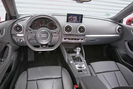 Audi A3 1.8 TFSI, Cockpit, Lenkrad