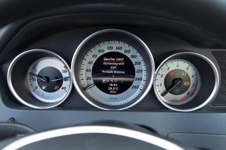 Mercedes C 200, Rundinstrumente, Tacho