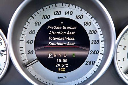 Mercedes C 200, Tacho