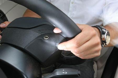 BMW Alpina B5 Biturbo, Lenkradelemente