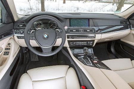 BMW 530d Touring, Cockpit, Lenkrad