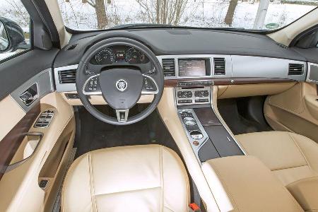 Jaguar XF Sportbrake 3.0 V6 D 600, Cockpit, Lenkrad