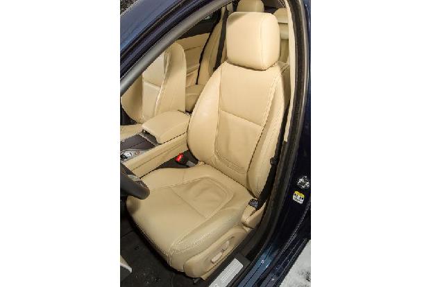 Jaguar XF Sportbrake 3.0 V6 D 600, Fahrersitz