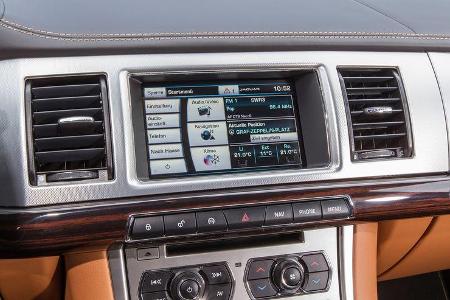 Jaguar XF Sportbrake 2.2 D, Bedienelemente