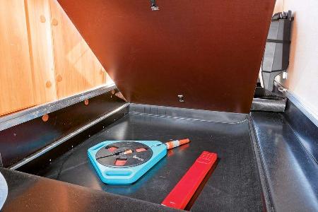 Bodenfach in Garage beim Hymer Exsis-t