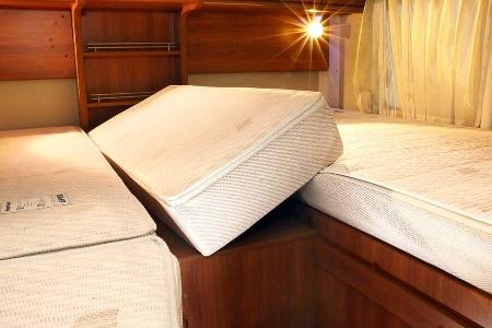 Mittleres Polsterstück ist härter als der Schaum der Matratzen beim Hymer Exsis-t