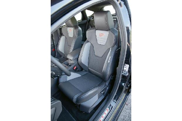 Ford Focus ST, Sitze