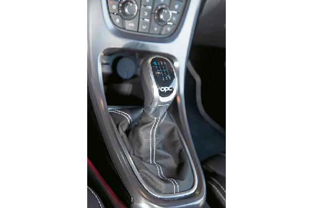 Opel Astra OPC, Schaltknauf