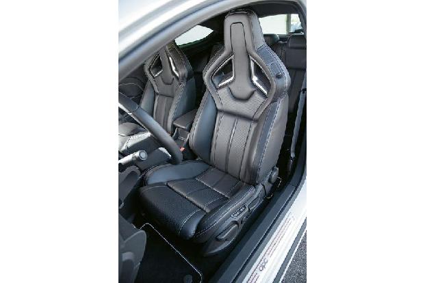 Opel Astra OPC, Sitze