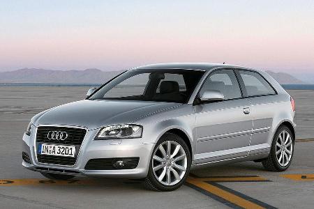 Audi A3: Leichte Retuschen an Front- und Heckpartie, LED-Leuchten und neue, sparsamere Motoren werten den A3 zum Sommer auf.