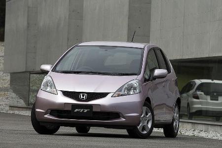 Honda Jazz: Viel Detailarbeit und etwasgrößere Abmessungen kennzeichnen die zweiteJazz-Generation, die in Japan als Fit auft...