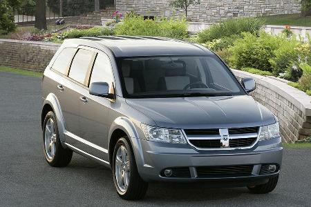 Dodge Journey: Eher ein Van mit flexiblem, großzügigem Raumangebot als ein knallharter SUV. Optional mit Doppelkupplung.