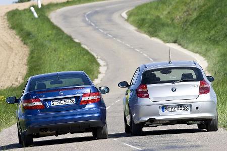 Ohne Lader-Beistand offenbart der schlappe Zweiliter-Sauger im 1er deutliche Schwächen in der Beschleunigung ...