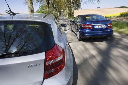 ... und verfehlt die Werksangabe von null auf Tempo 100 in müden 10,1 Sekunden um mehr als eine Sekunde deutlich.