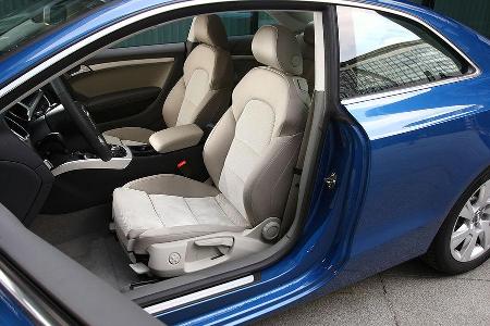 Sportsitze bieten guten Seitenhalt.