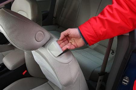 Für die Fondpassagiere lassen sich die Sitze vorklappen.