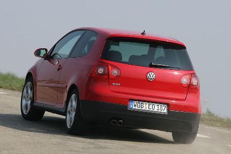 ... um dann umso knurrend basslastiger loszuschmettern.