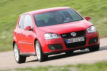 Mit seiner Drehmoment-Spitze bei 1.800/min legt er sich bereits in Drehzahlregionen ins Zeug ...