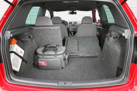 Der Golf schluckt zwar weniger Gepäck, bietet aber die höhere Zuladung.