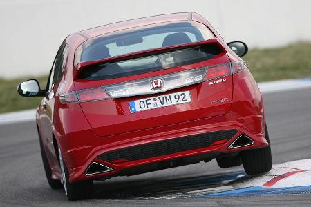 ... dreht der Vierzylinder cremig-weich hoch.