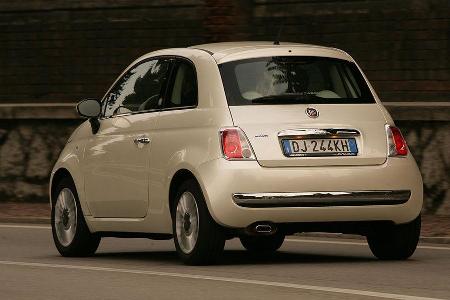 Im Heck, wo einst schmalbrüstige Zweizylinder-Motoren mit 500 Kubikzentimeter Hubraum und nicht mehr als 18 PS werkelten, ha...