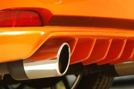 Die Edelstahlendschalldämpfer gibt es für 610 Euro.