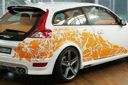 Das tragende Thema ist in diesem Jahr die Farbe Orange.