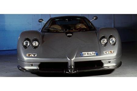 ... und Auspuffanlage. Der Zonda S erinnert zum Teil an Gruppe C-Zeiten, ...