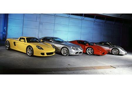 Der Hochadel der Supersportszene, vereint unter einem Dach. 2453 PS â rekrutiert aus vier klangvollen Namen â füllen die...