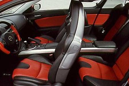 Der Einstieg in den Innenraum fällt dank des innovativen Türkonzepts leicht.