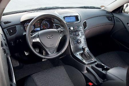03/11 aumospo06/2011 Hyundai Genesis Coupé 2.0T, Innenraum