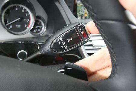 Mercedes E 350 CGI Lenkradbedienung