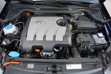 Genügsam sind alle vier Turbodiesel. Mit dem besten Temperament und vorbildlicher Laufruhe überzeugt der 1,6-Liter-TDI von V...
