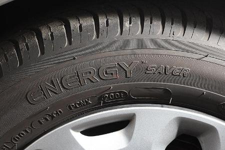 Der Fiesta rollt serienmäßig auf Reifen mit 14 Zoll Durchmesser.