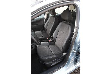 Die Peugeot-Sitze wirken sportlich.