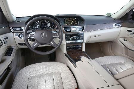 Mercedes E 220 Bluetec, Cockpit