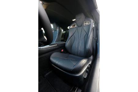 Lexus RC F, Fahrersitz