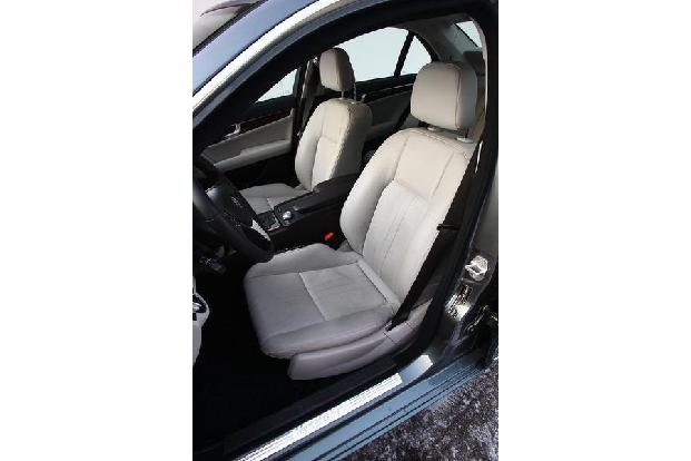 Mercedes C 350, Sitze